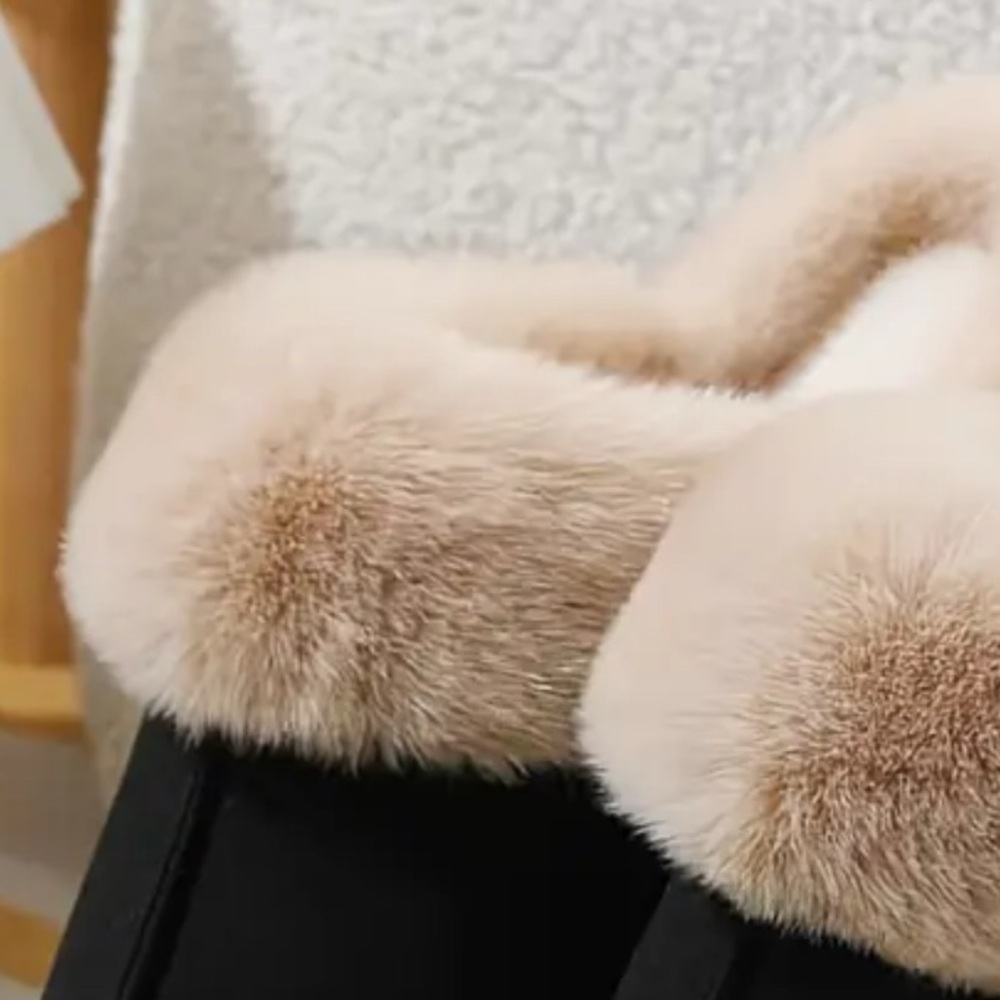 Women's Cream Fur-Lined Slippers Various colors available - Picture 4 of 4